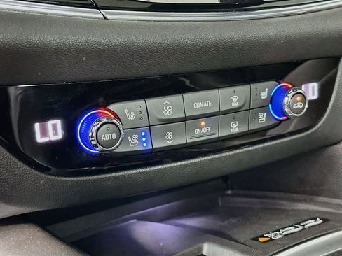 Used 2023 Buick Enclave Avenir w/ Avenir Technology Package AWD/4WD image 18
