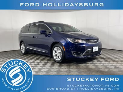 Used 2017 Chrysler Pacifica Touring-L w/ Tire & Wheel Group