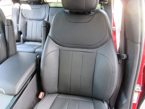 Used 2024 Land Rover Range Rover Sport SE AWD/4WD image 12