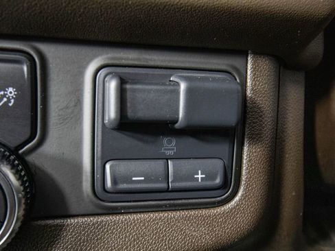 Used 2021 GMC Yukon XL SLT w/ SLT Premium Package RWD image 30