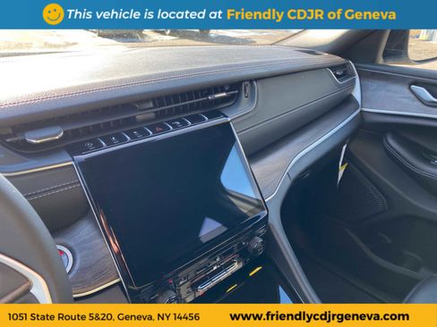 New 2025 Jeep Grand Cherokee Limited image 16