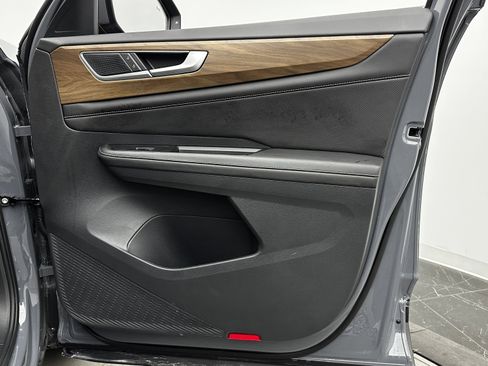 Used 2026 Volkswagen Atlas SE image 34