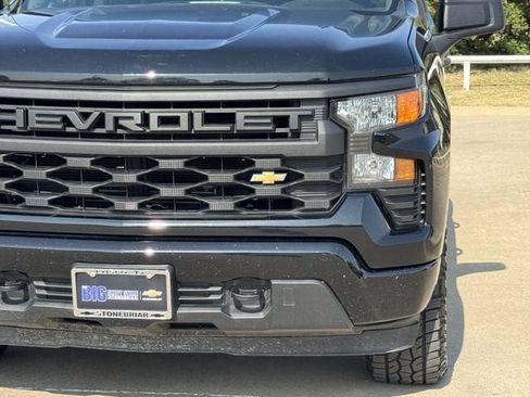 Used 2023 Chevrolet Silverado 1500 Custom AWD/4WD image 9