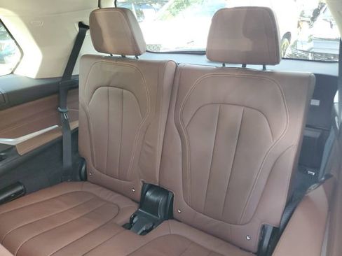 Used 2021 BMW X7 xDrive40i AWD/4WD image 12