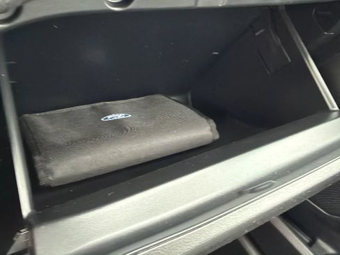 Used 2020 Ford Escape SE image 30