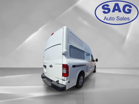 Used 2018 Nissan NV 2500 SV RWD image 3