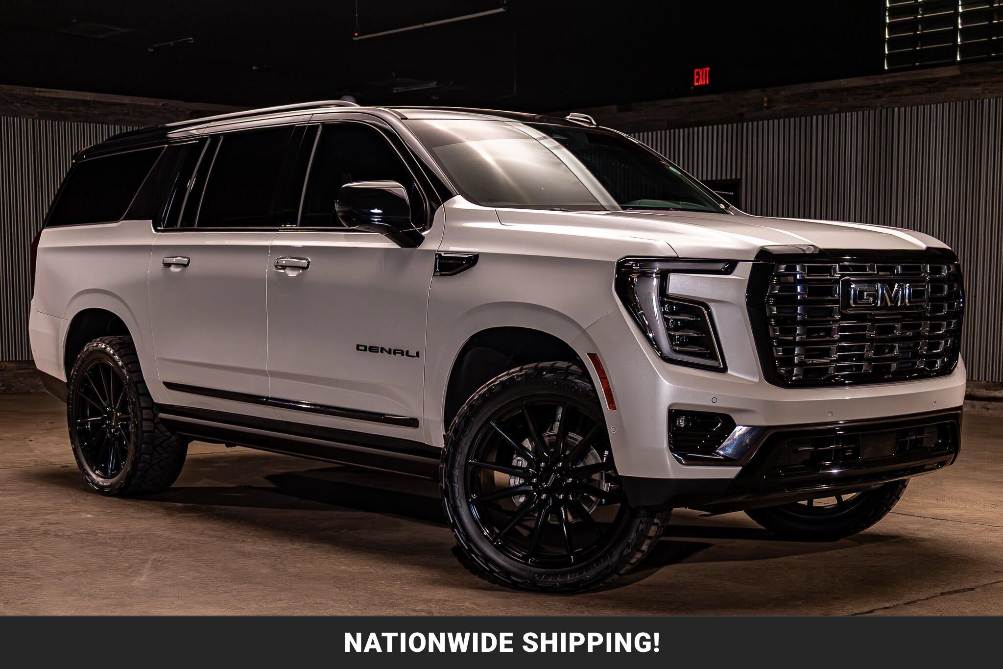 Used 2025 GMC Yukon XL Denali Ultimate AWD/4WD image 1