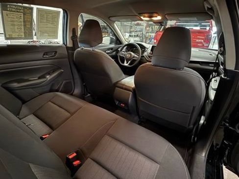 Used 2025 Nissan Altima 2.5 SV image 25