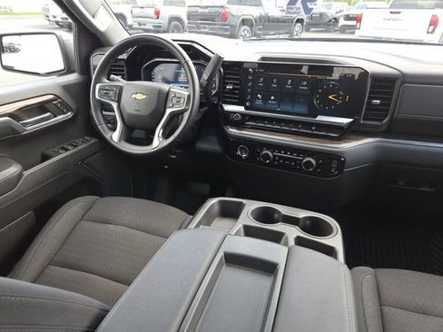 Used 2023 Chevrolet Silverado 1500 LT AWD/4WD image 25