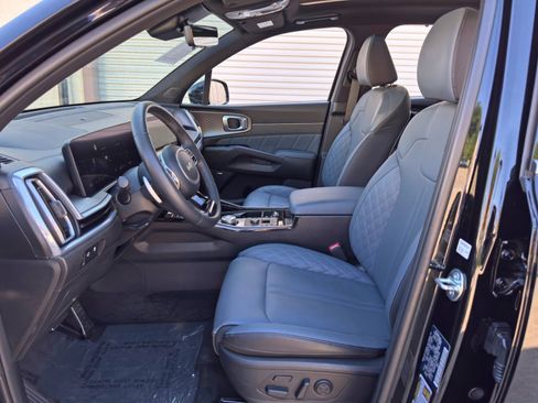 Used 2025 Kia Sorento SX Prestige AWD/4WD image 17
