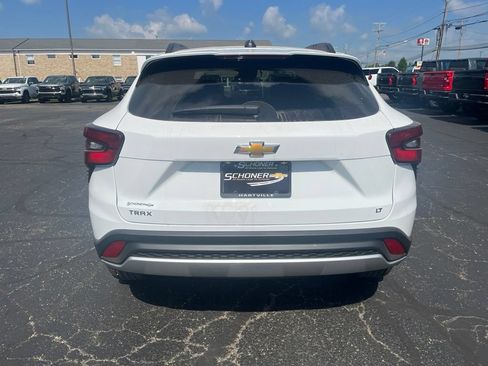 New 2026 Chevrolet Trax LT w/ LT Convenience Package FWD image 4