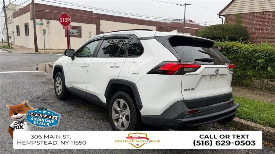 Used 2020 Toyota RAV4 LE AWD/4WD image 7