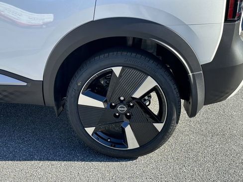 New 2026 Nissan Kicks SR w/ SR Premium Package FWD image 14