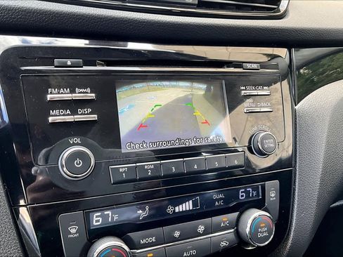 Used 2018 Nissan Rogue Sport SV AWD/4WD image 29