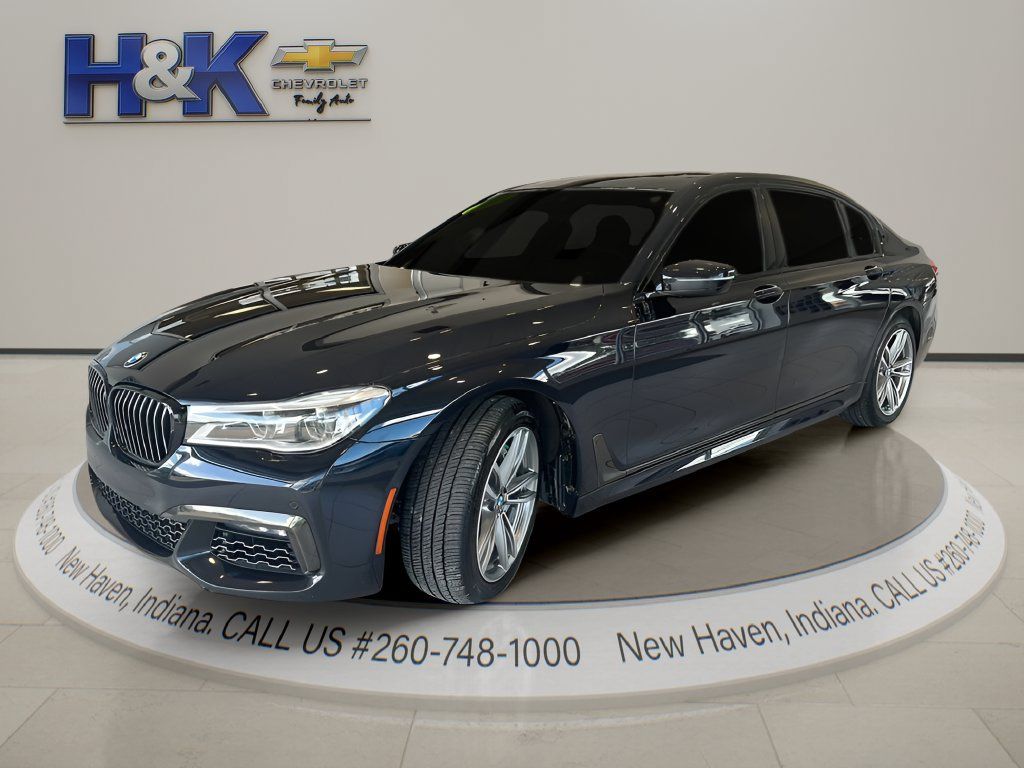 Used 2019 BMW 750i xDrive w/ M Sport Package AWD/4WD image 3