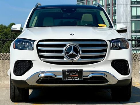 Certified 2026 Mercedes-Benz GLS 450 4MATIC image 3