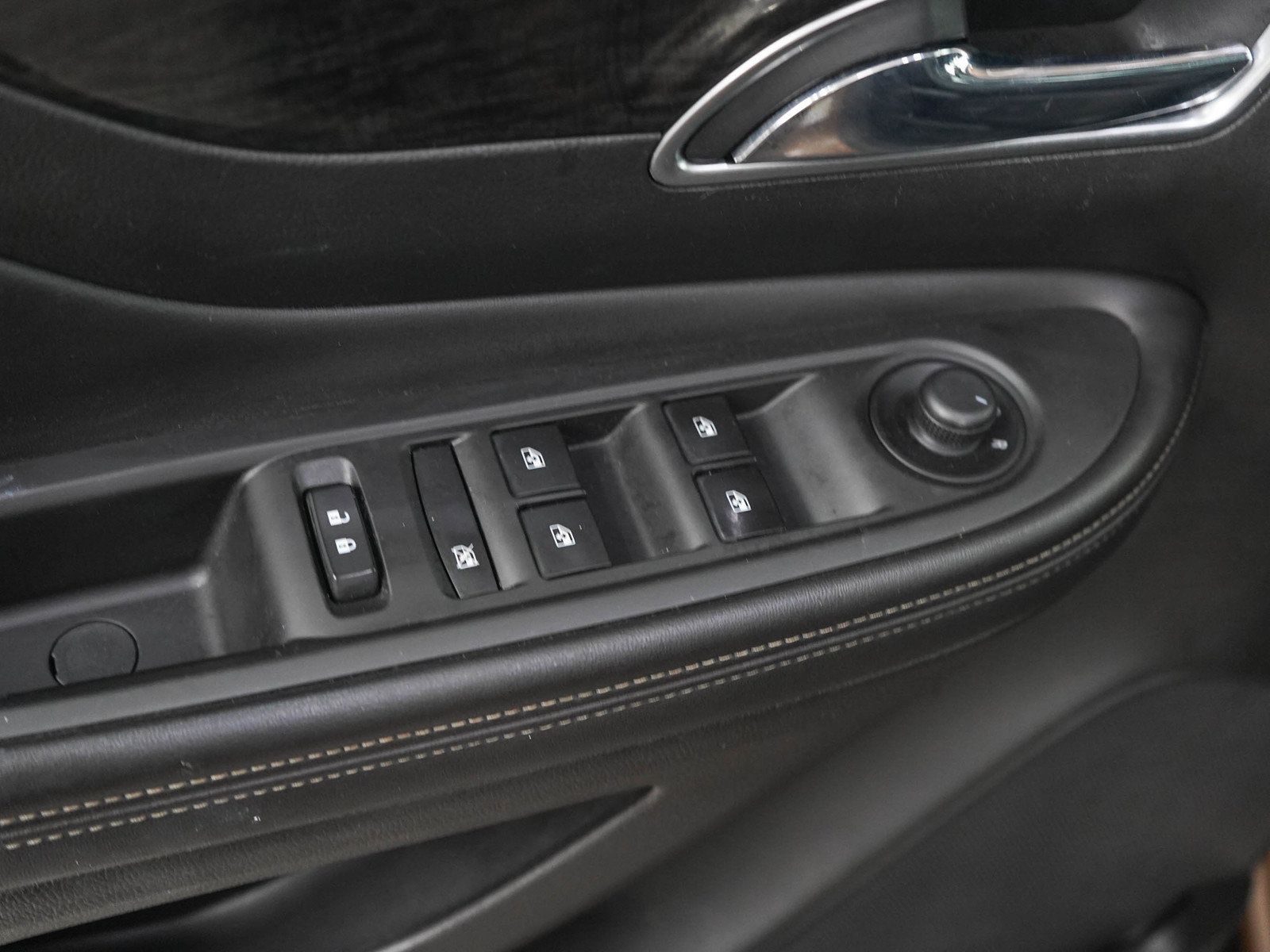 Used 2016 Buick Encore Sport Touring AWD/4WD image 20