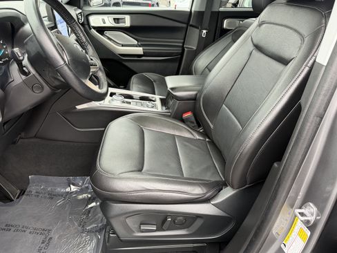 Certified 2023 Ford Explorer Limited w/ Hybrid Equipment Group 310A image 12