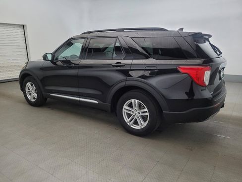 Used 2023 Ford Explorer XLT w/ Equipment Group 202A image 3