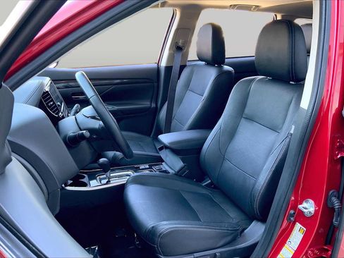 Used 2017 Mitsubishi Outlander SEL AWD/4WD image 9