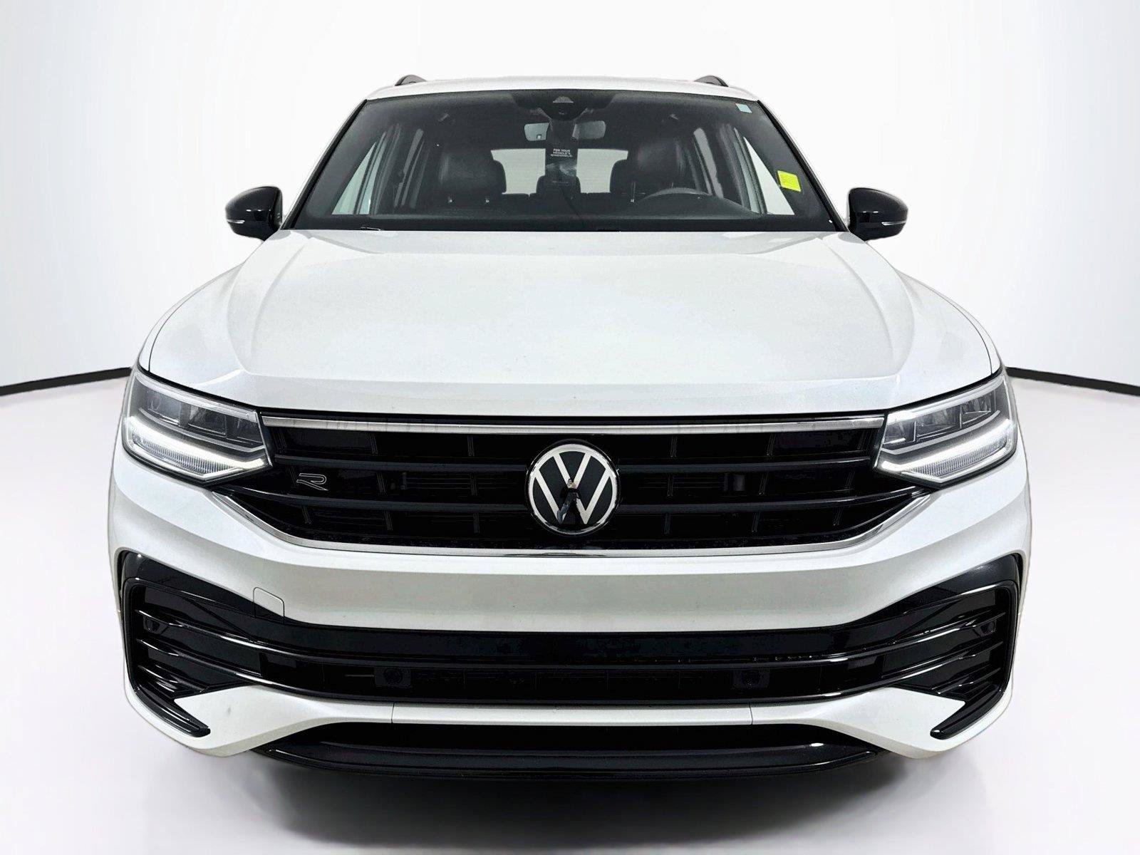 Used 2023 Volkswagen Tiguan SE R-Line FWD image 4
