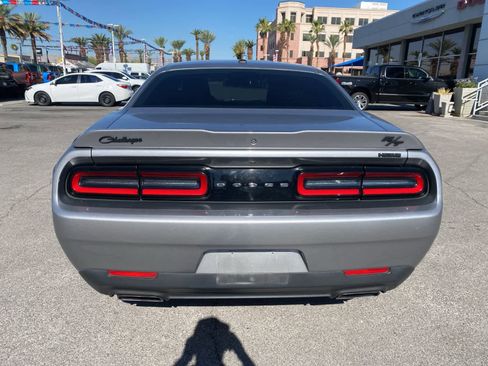 Used 2018 Dodge Challenger R/T RWD image 7