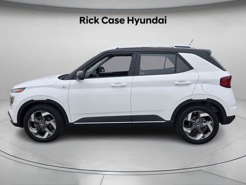 Certified 2025 Hyundai Venue Limited image 2