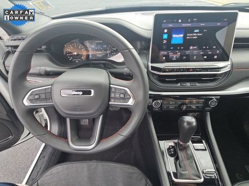 Used 2024 Jeep Compass Trailhawk image 12