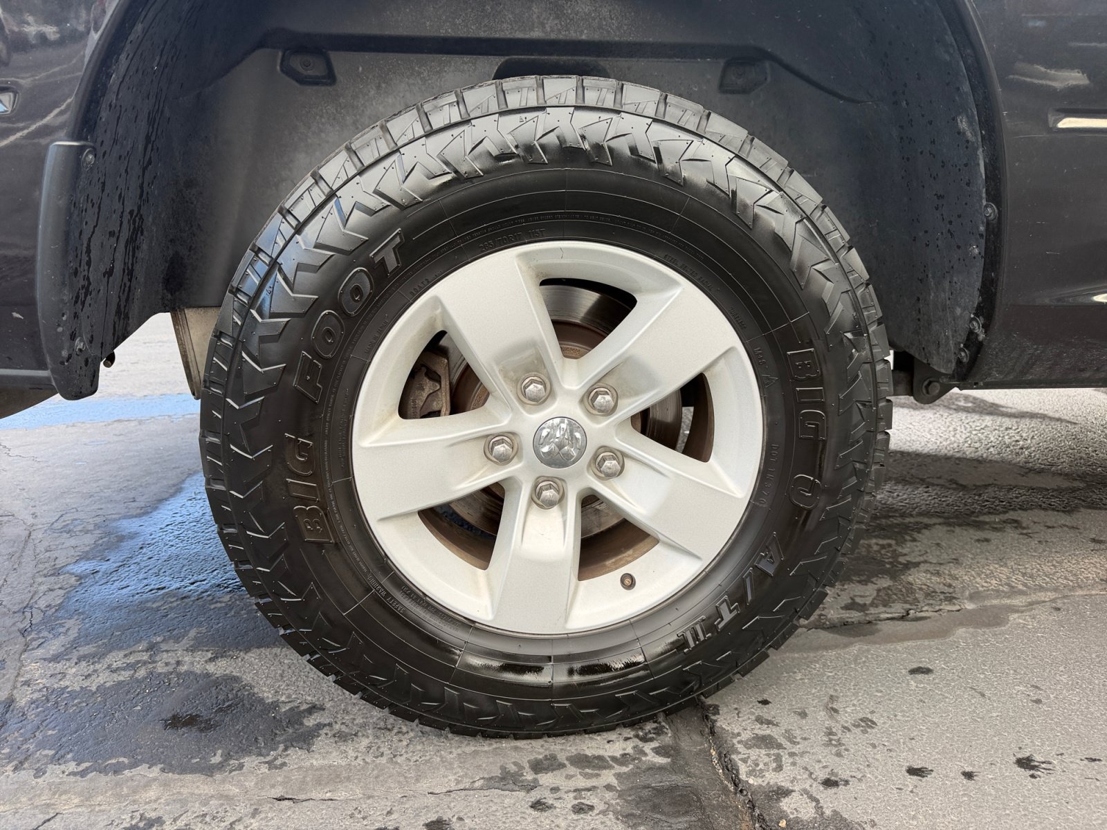 Used 2018 RAM 1500 Classic SLT AWD/4WD image 26