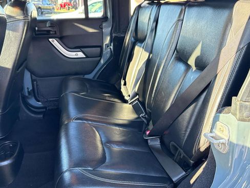 Used 2014 Jeep Wrangler Unlimited Sahara w/ Connectivity Group image 21