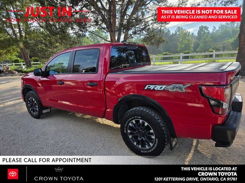Used 2022 Nissan Titan PRO-4X w/ Pro-4x Convenience Package AWD/4WD image 2