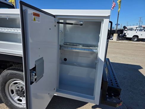 New 2026 Ford F350 XL w/ XL Chrome Package image 16