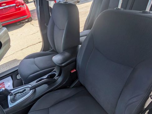 Used 2014 Chrysler 200 LX FWD image 12