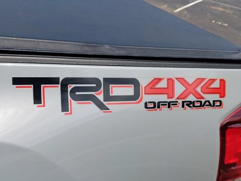 Used 2019 Toyota Tacoma TRD Off-Road w/ Technology Package AWD/4WD image 41