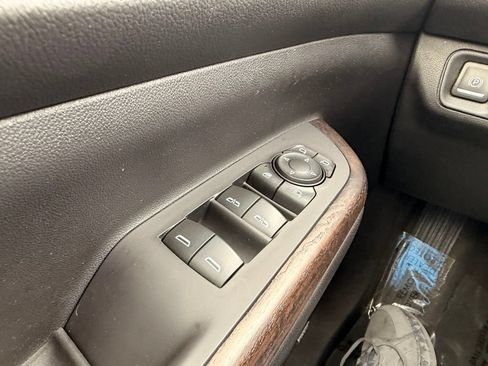 Used 2021 GMC Acadia Denali w/ Denali Technology Package FWD image 24