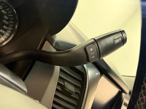 Used 2019 Chevrolet Suburban LT image 19