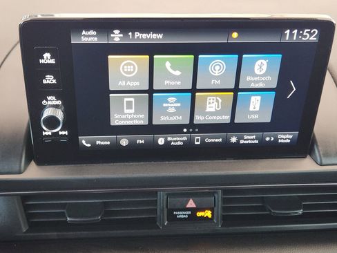 Used 2023 Honda Pilot TrailSport image 16
