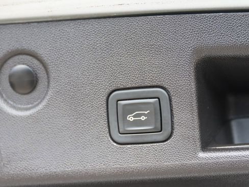 Used 2021 Chevrolet Equinox LT image 9