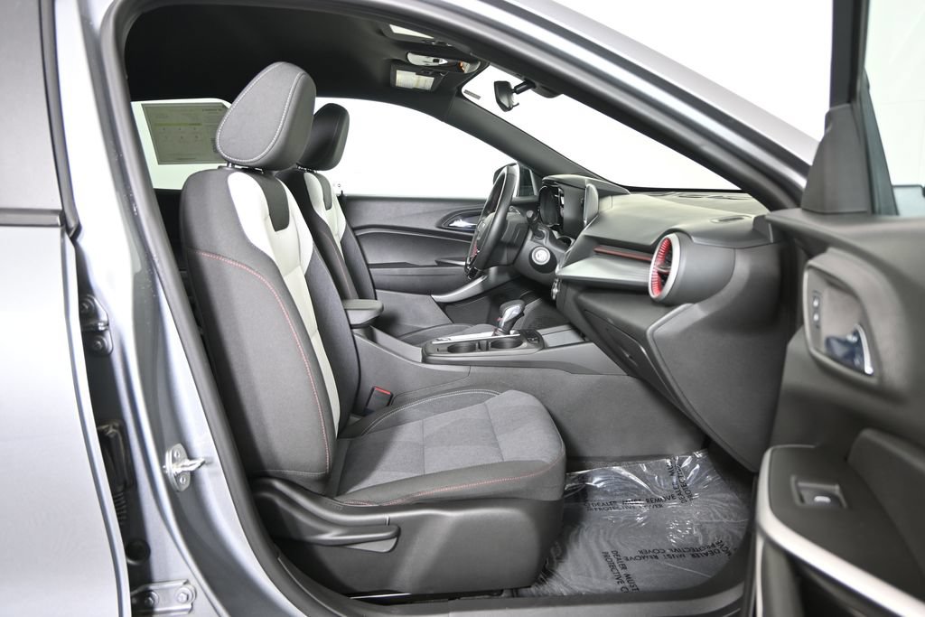 Used 2024 Chevrolet Trax RS w/ Driver Confidence Package FWD image 13