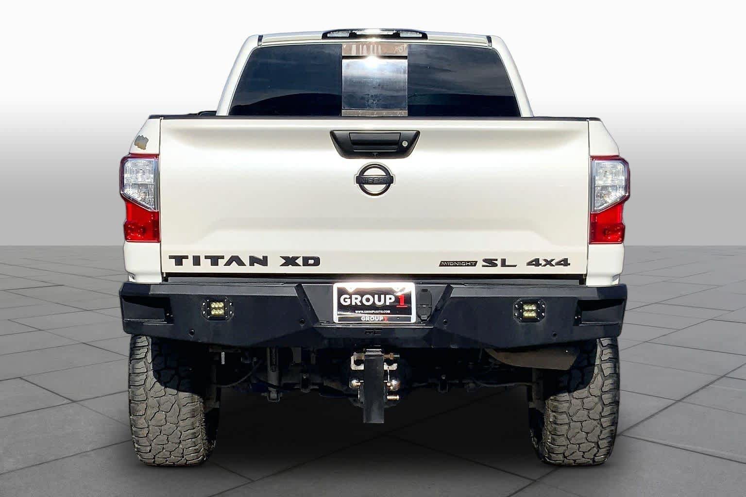Used 2018 Nissan Titan SL w/ Midnight Edition AWD/4WD image 5