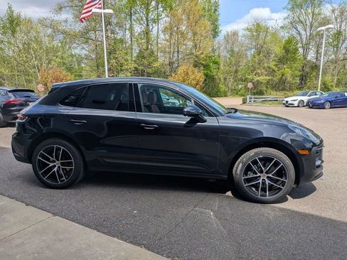 Used 2025 Porsche Macan AWD/4WD image 9