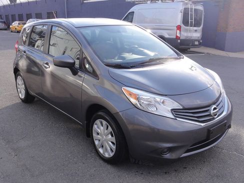Used 2016 Nissan Versa Note SV image 2