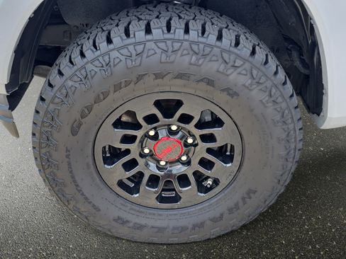 Used 2021 Toyota Tacoma SR5 RWD image 34