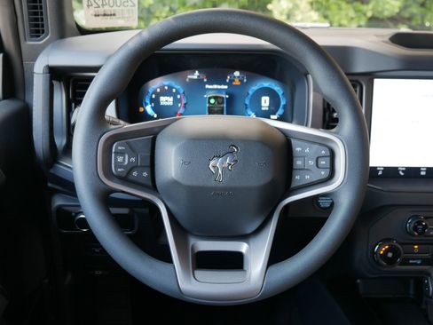 New 2025 Ford Bronco 4-Door image 6