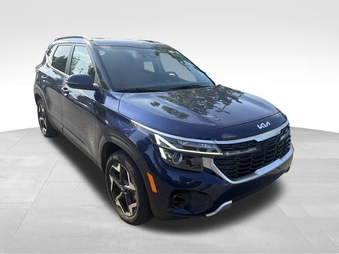 Used 2024 Kia Seltos EX AWD/4WD image 3