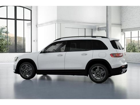 Certified 2026 Mercedes-Benz GLB 250 4MATIC image 31