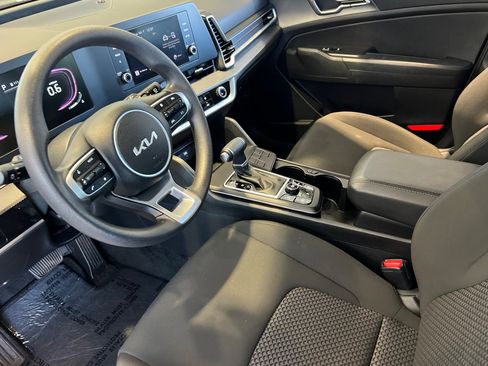 Used 2024 Kia Sportage LX image 10