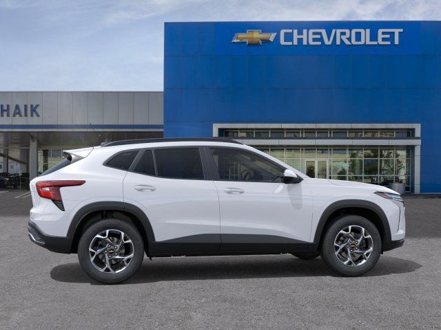New 2026 Chevrolet Trax LT w/ Sunroof Package FWD image 5