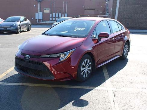 Certified 2022 Toyota Corolla LE FWD image 2