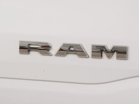 Used 2020 RAM 1500 Big Horn AWD/4WD image 17